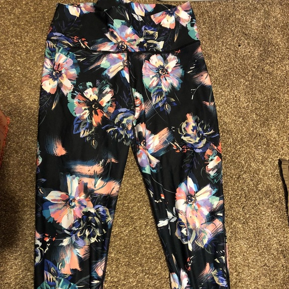 Fabletics Pants - Fabletics Leggings Beautiful Floral Floral Pattern